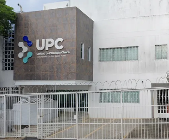 Fachada de la sede Amberes de UPC Laboratorios en Cartagena de Indias